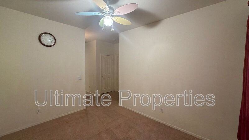 16984 W Southampton Rd - Photo 7 of 12