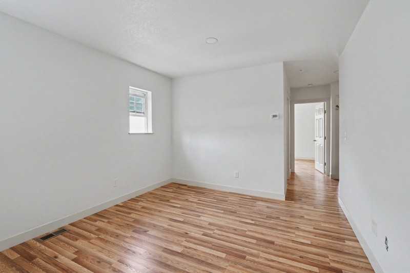 908 Indiana St - Photo 2 of 14