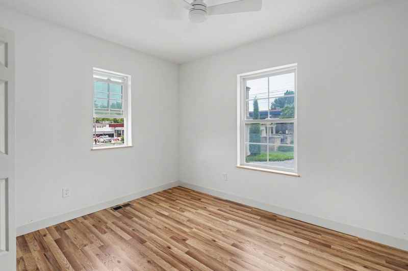 908 Indiana St - Photo 5 of 14