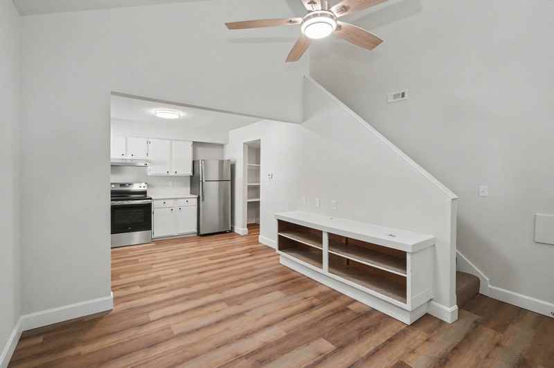 1125 Tennessee St - Photo 4 of 28
