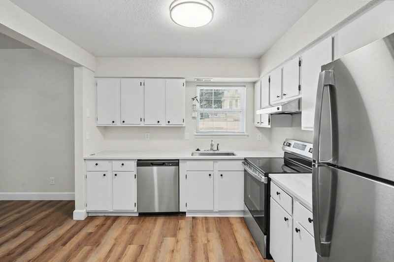 1125 Tennessee St - Photo 6 of 28