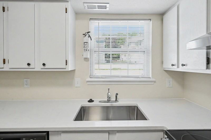 1125 Tennessee St - Photo 7 of 28
