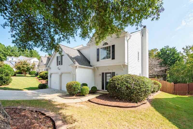 11705 Bentham Ct - Photo 4 of 35