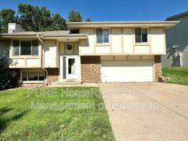 featured image of 6723 Woodbine Cir