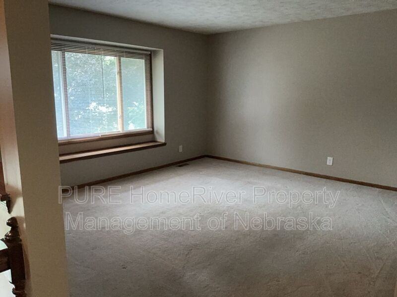 6723 Woodbine Cir - Photo 5 of 39