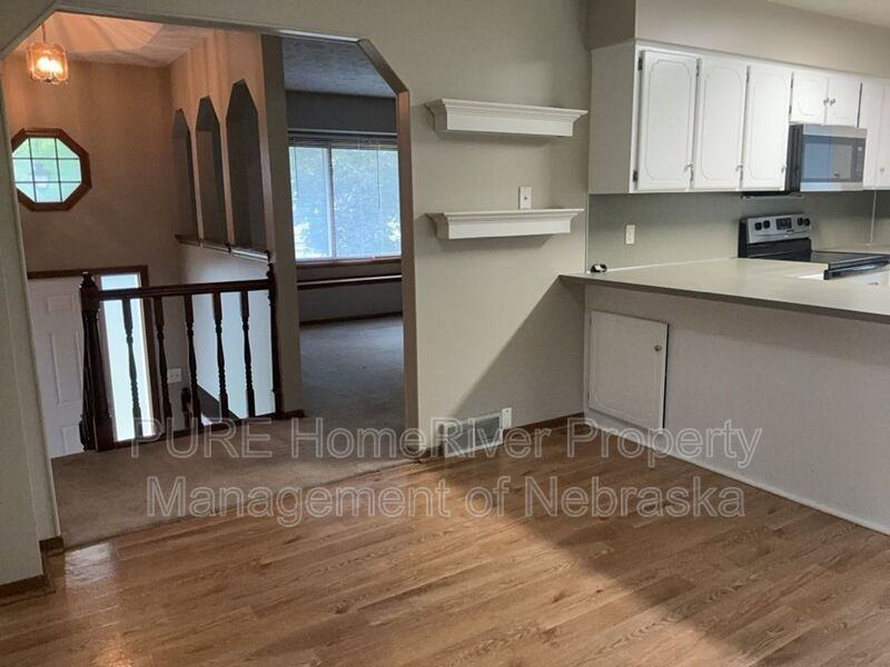 6723 Woodbine Cir - Photo 6 of 39