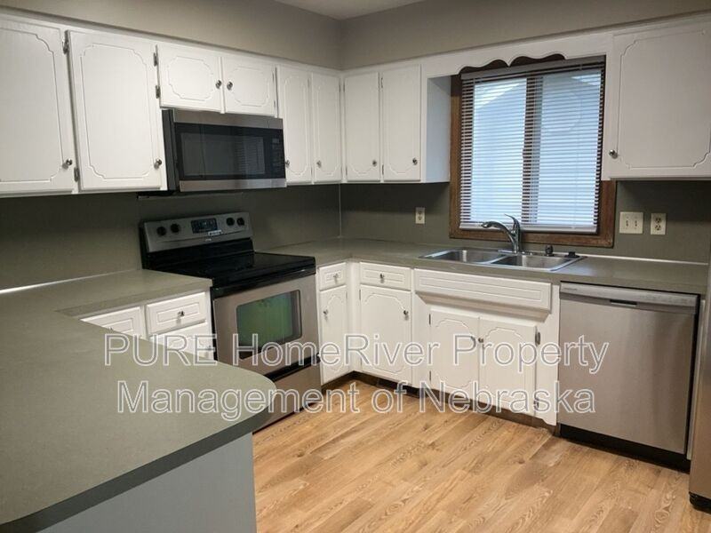 6723 Woodbine Cir - Photo 7 of 39