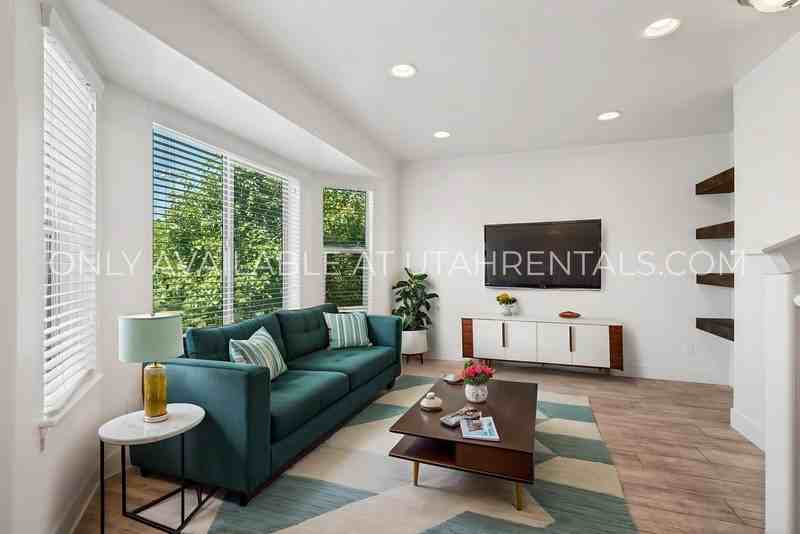 345 W Park View Ln - Photo 2 of 29