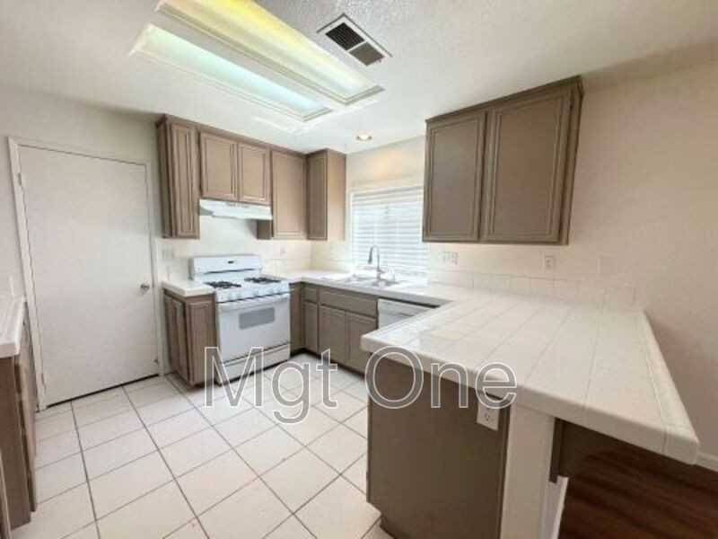 6001 Kendrick Dr - Photo 2 of 22