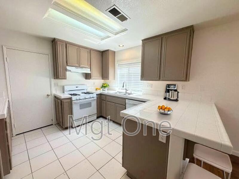 6001 Kendrick Dr - Photo 3 of 22