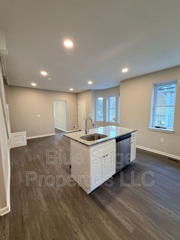 44 W Winona Ave - Photo 6 of 30