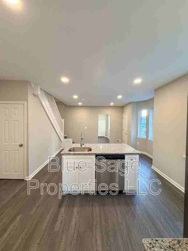 44 W Winona Ave - Photo 7 of 30