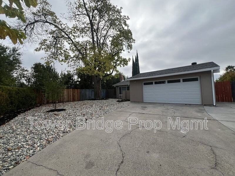 5629 Phlox Ct - Photo 3 of 3