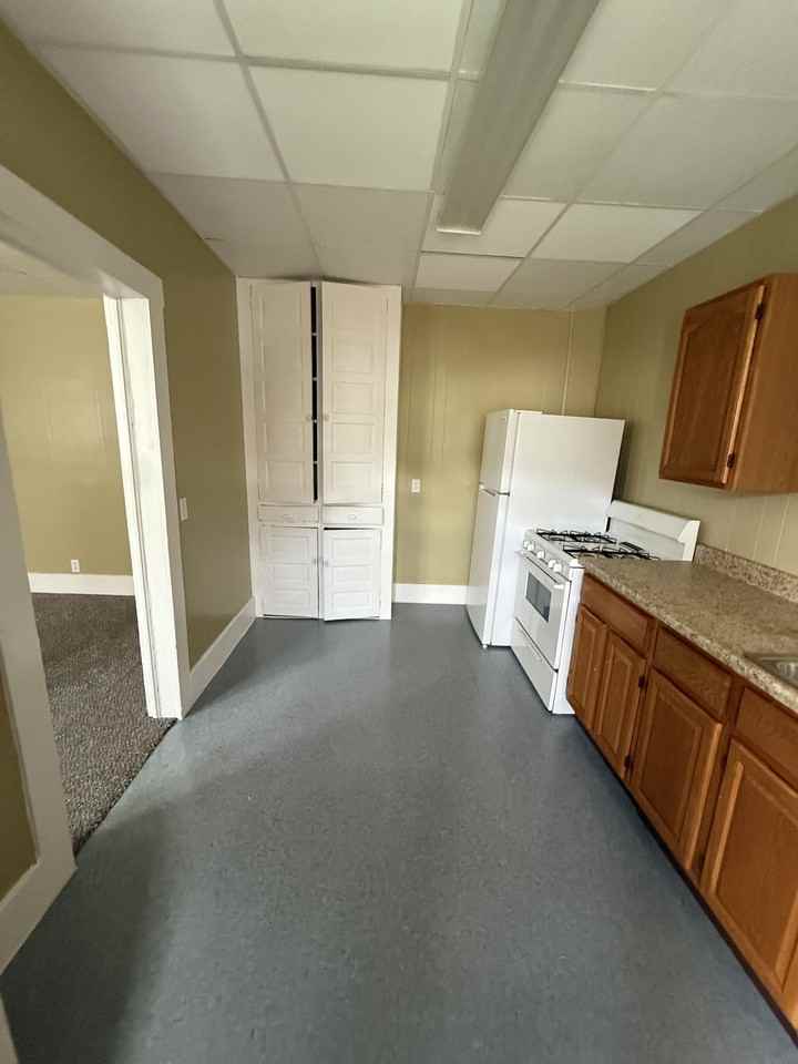 829 Wood St #829REAR - Photo 2 of 9