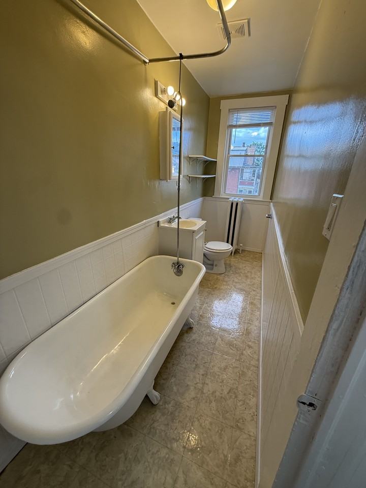 829 Wood St #829REAR - Photo 5 of 9