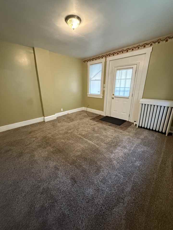 831 Wood St #831REAR - Photo 5 of 16