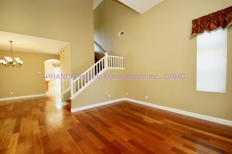 19 Waterbury Ln - Photo 2 of 25