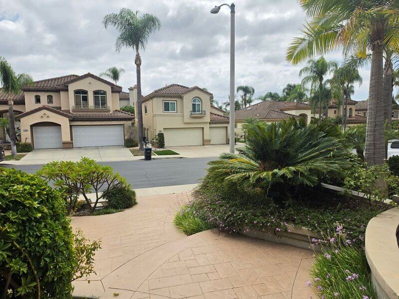 12425 Woodhall Way - Photo 4 of 50