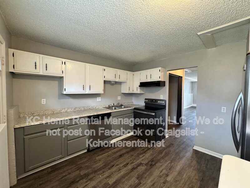 9213 E 54th St - Photo 5 of 17