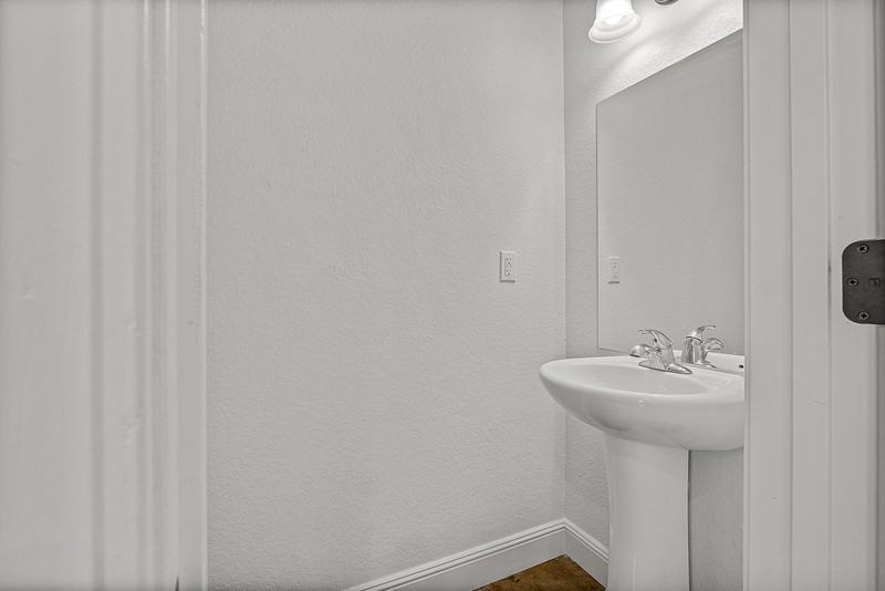 4909 Reserve Blvd #E204 - Photo 3 of 8