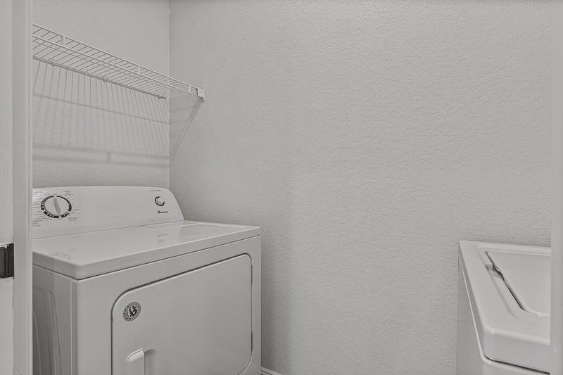 4909 Reserve Blvd #E204 - Photo 4 of 8