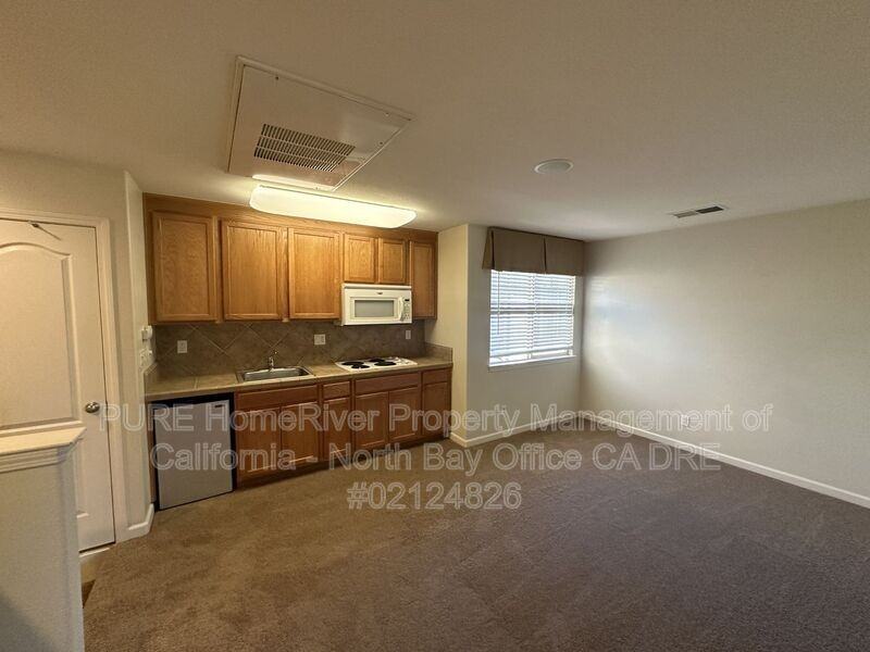 2218 Versailles St - Photo 6 of 14