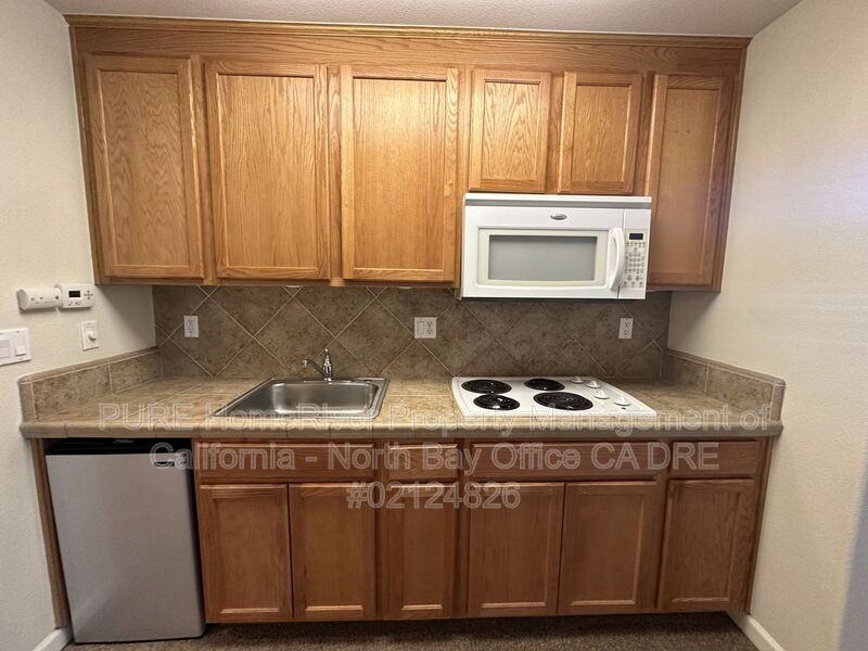2218 Versailles St - Photo 7 of 14