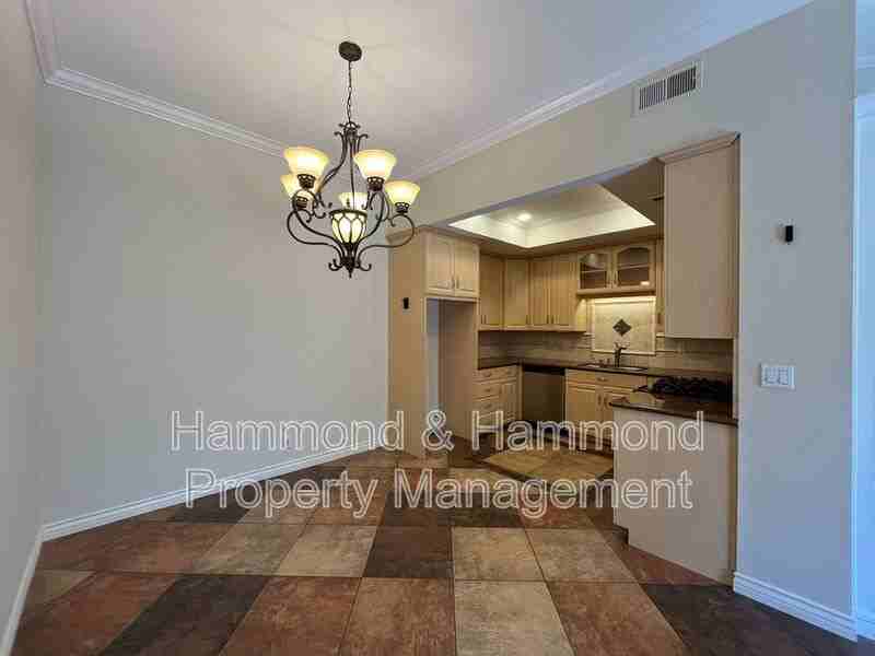22741 Bassett St - Photo 5 of 23