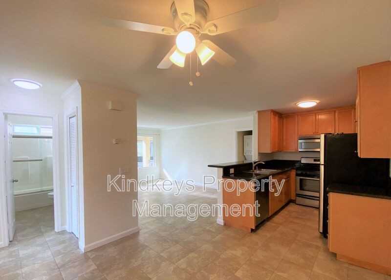 748 Florida St - Photo 3 of 12