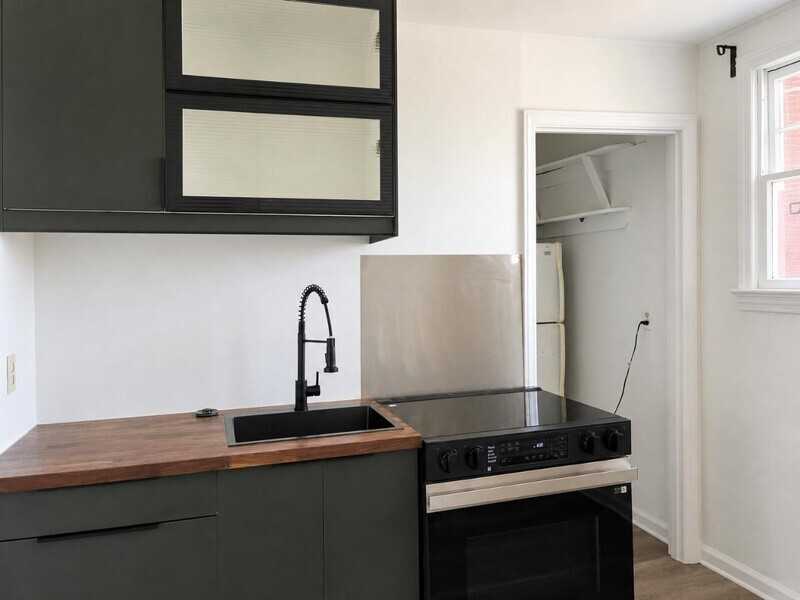 1904 Chamberlain Ave - Photo 2 of 9
