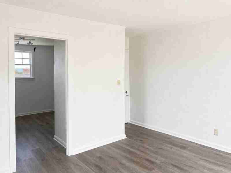 1904 Chamberlain Ave - Photo 5 of 9