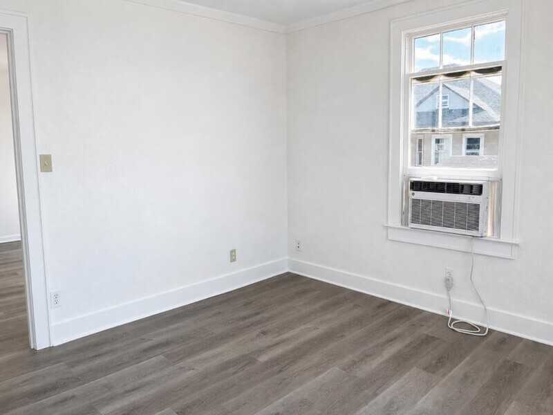 1904 Chamberlain Ave - Photo 7 of 9