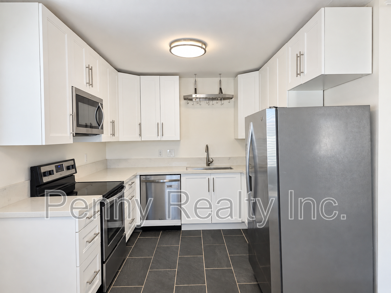 2861 Polk Ave #4 - Photo 2 of 33