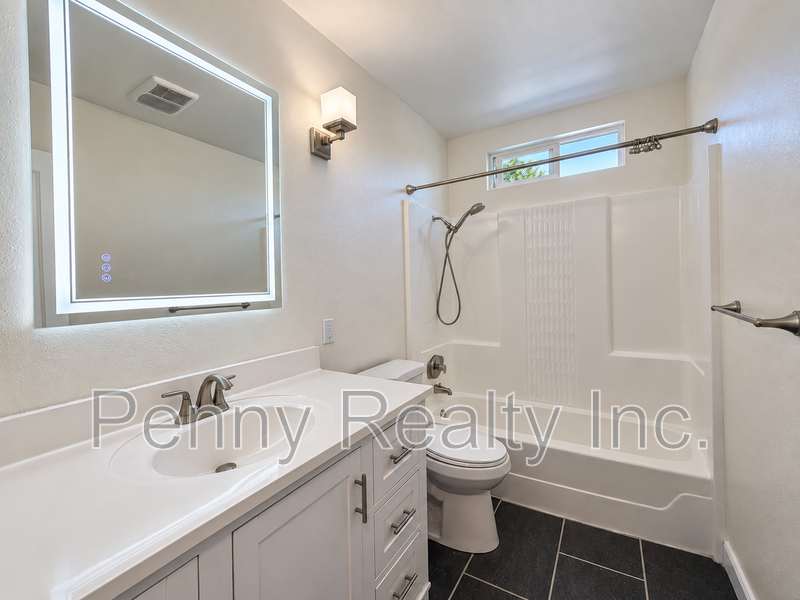 2861 Polk Ave #4 - Photo 4 of 33