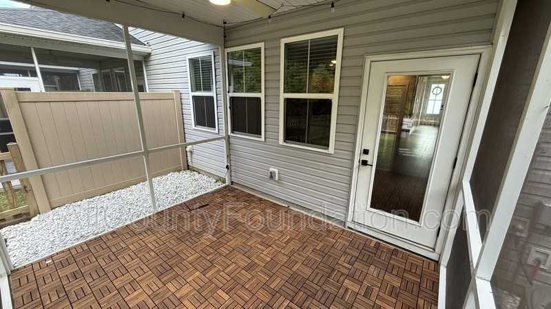 5112 Park Creek Ave - Photo 3 of 17