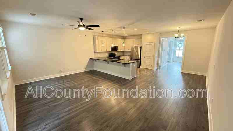 5112 Park Creek Ave - Photo 6 of 17