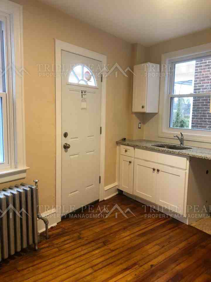 74 Bartram Ave, Lansdowne, PA - Photo 5 of 10