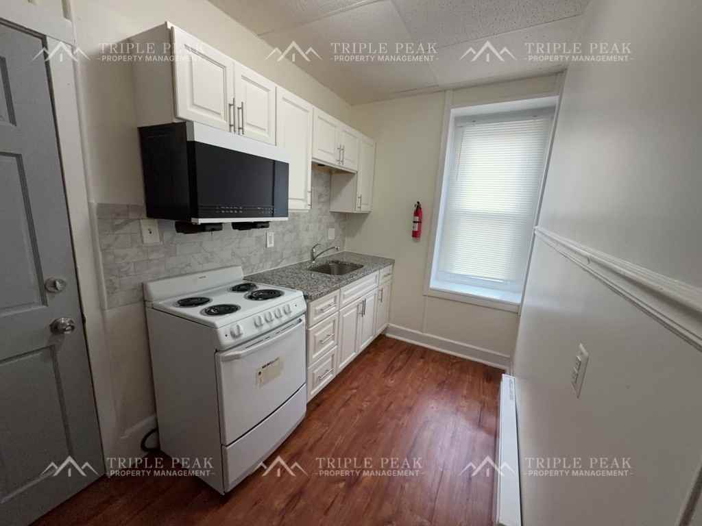 713 Pusey Ave, Collingdale, PA - Photo 3 of 6