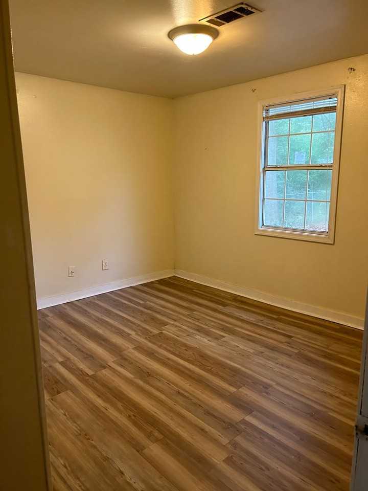 120 Pike Ave - Photo 5 of 10
