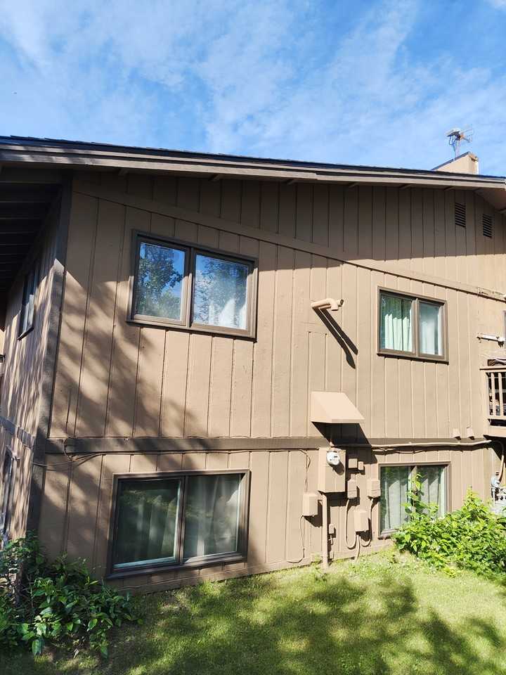 208 Deerfield Dr - Photo 2 of 18