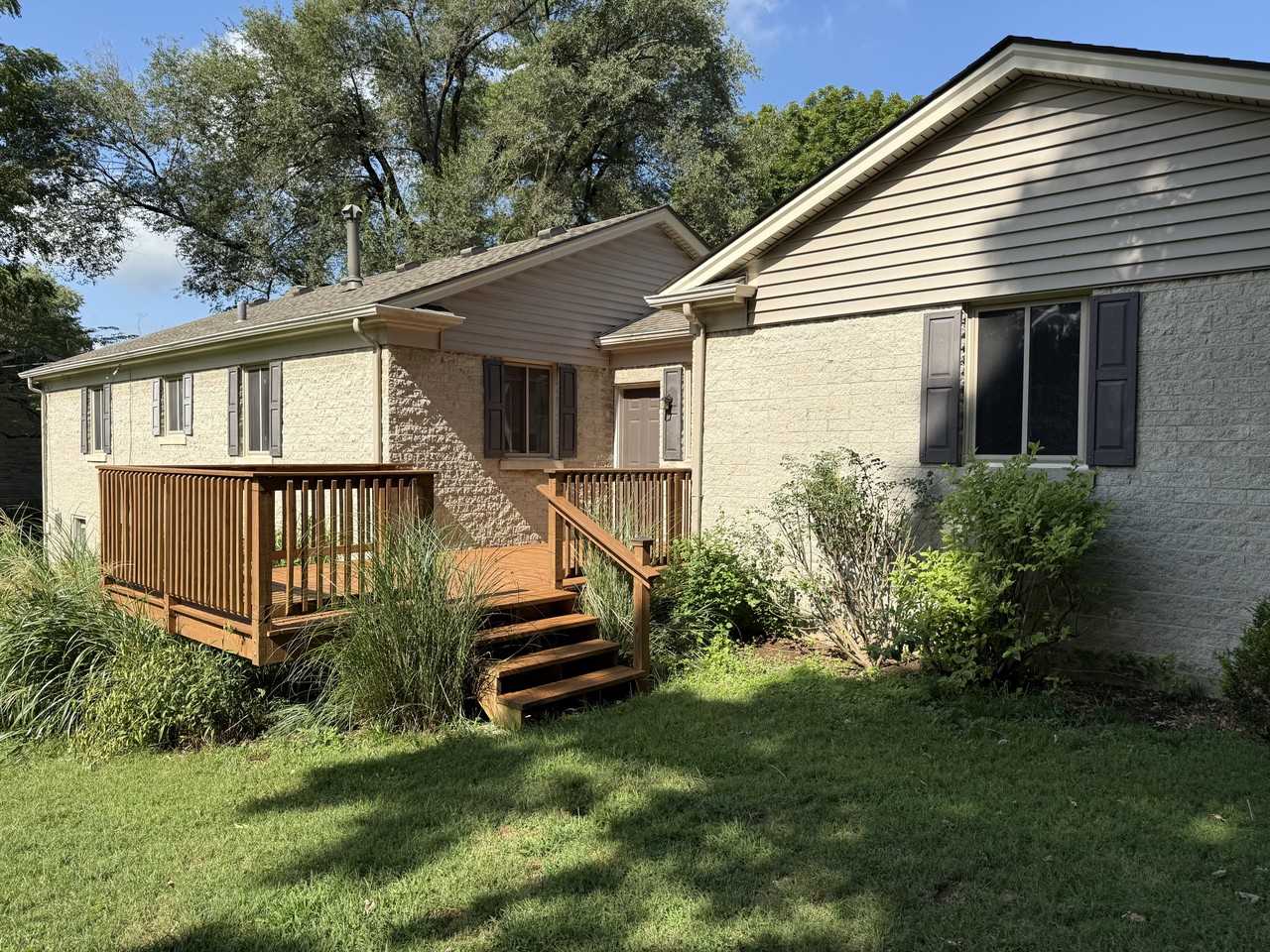 1244 Standish Way #NA - Photo 2 of 13