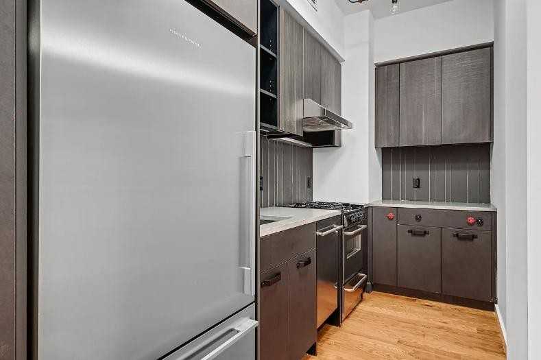 123 Melrose St #601 - Photo 6 of 10