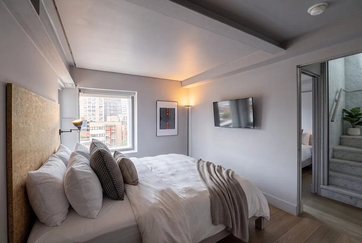 120 Allen St #PH - Photo 5 of 11