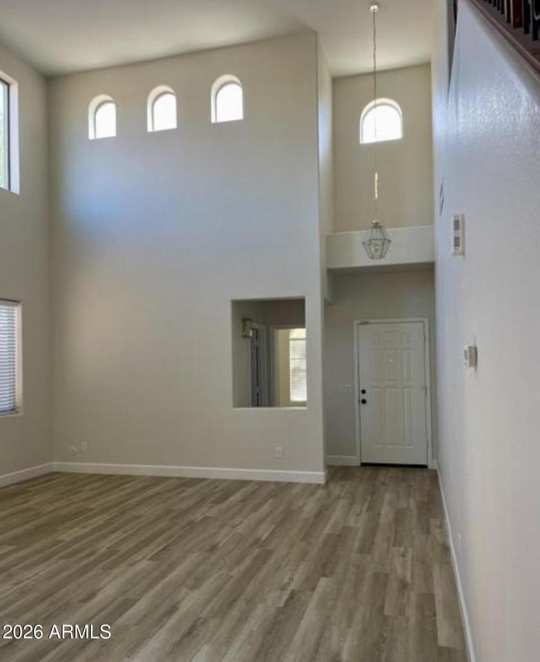 722 E Saddle Way - Photo 3 of 7
