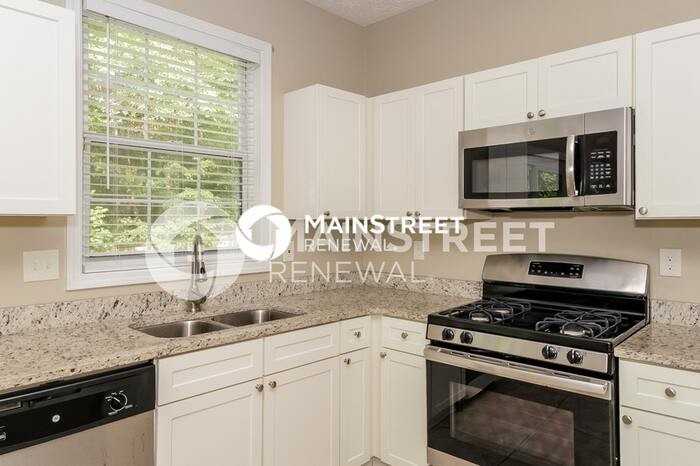 83 Bensinger Ct - Photo 7 of 17