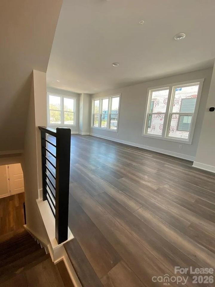 535 W Tremont Ave - Photo 7 of 19