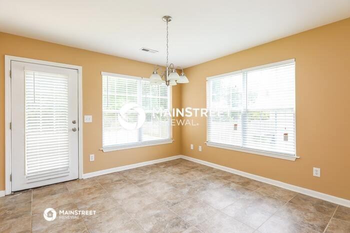 711 Walnut Crossing Dr - Photo 6 of 16