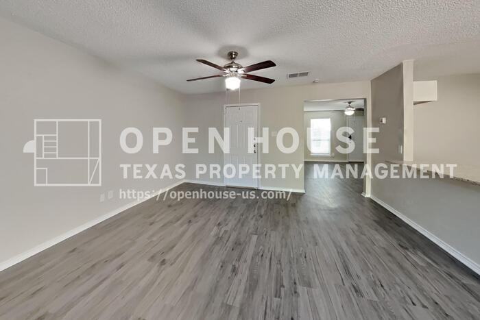 621 Meadowview Dr - Photo 4 of 20