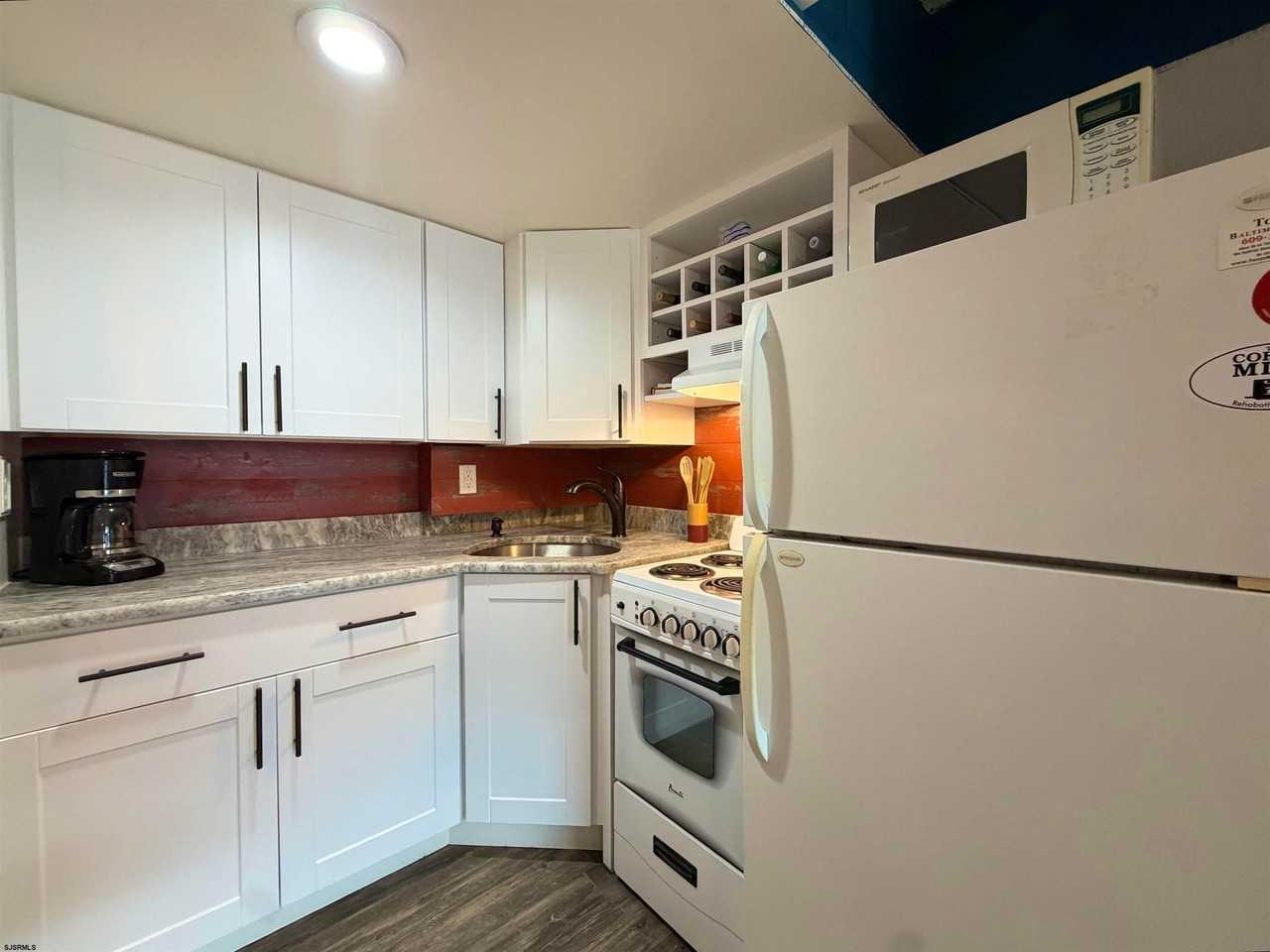3501 Boardwalk - Photo 3 of 10