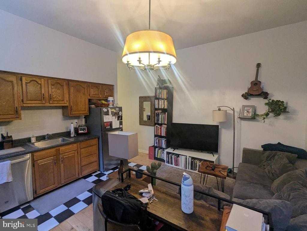 251 S 21st St - Photo 2 of 14